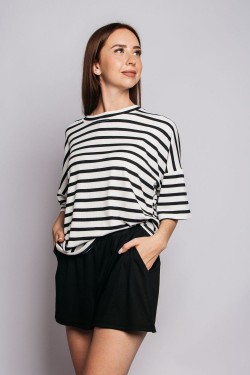 Комплект женский (футболка+шорты) 4357 - белый-черная полоска (Нл)